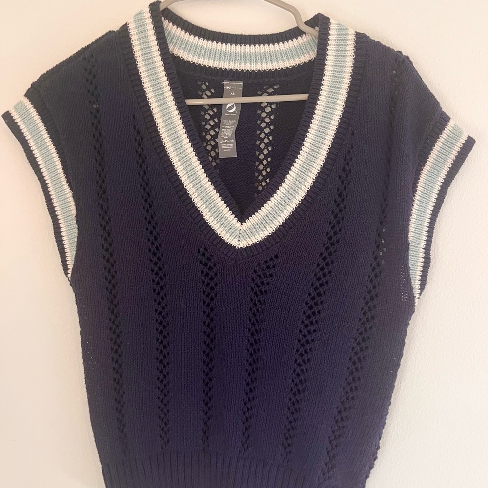 Lou & Grey Navy and White/Blue V-Neck Sweater Vest